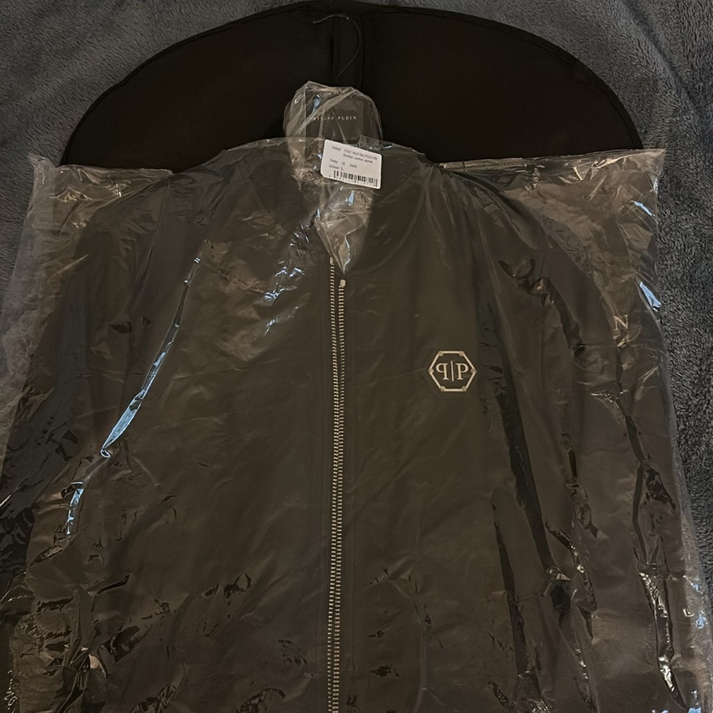 Leather jacket - Picture 2 of 6